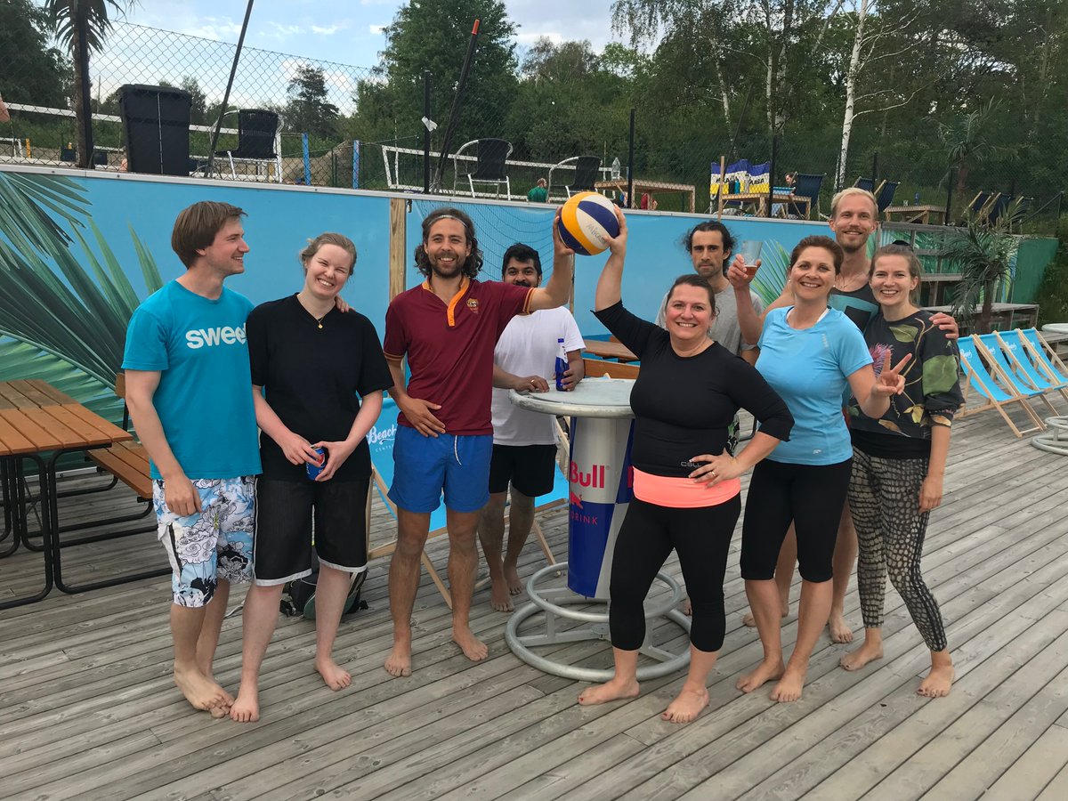 chalmersventure's tweet photo. I fredags anordnade #greenUps en sista workshop innan sommarledigheten för sitt nätverk med Rebecca Carlsson från Heureka Ventures som en utav föreläsarna. Ryktet säger också att den efterföljande beachvolleyboll-turneringen blev en spännande historia! https://t.co/Qgdby5ToIS https://t.co/ElSneyRyIo