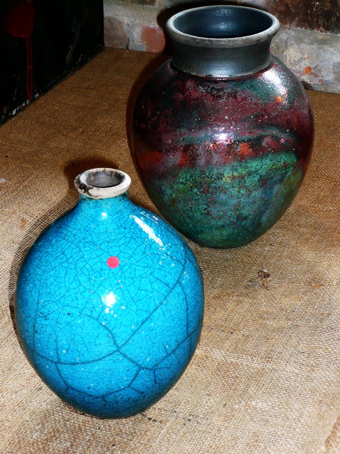 Great day <a href="/seopenstudios/">South East Open Studios</a> #Benenden yesterday, with sales of my sculpture, and many of #ceramicist Colin Griffith's lovely creations have found new homes, including these two stunning pots! <a href="/FlicFlutter/">Felicity Flutter RI SGFA</a> Next open Sat 22/Sun 23, 11-5.