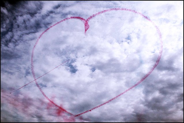 Huge thanks all our supporters &amp; sponsors for their incredible generosity. Total raised figure will be *announced soon* but we wanted to start by thanking <a href="/rafredarrows/">Red Arrows</a> for their amazing auction prize raising a considerable amount! <a href="/antsurley/">Anthony Surley</a> &amp; Oliver are thrilled #forthekids
