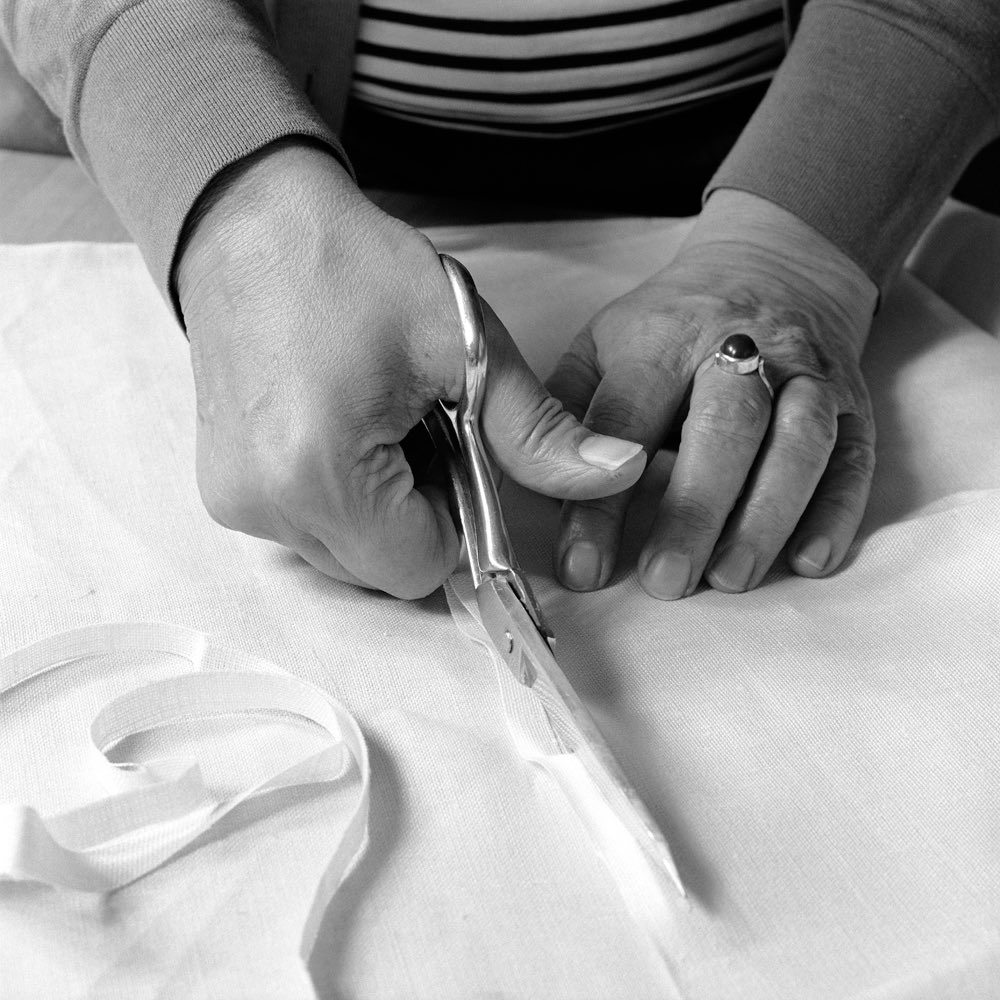 foldworks's tweet image. Charlie Meecham’s photographs of artists’ hands for Exchanges exhibition. @hbaf.  These are the hands of Jane Revitt, artist and propmaker. The colour photograph shows her design for Chester Zoo commissioned for the Talking Chairs project. 
@janerevitt  @chesterzoo
