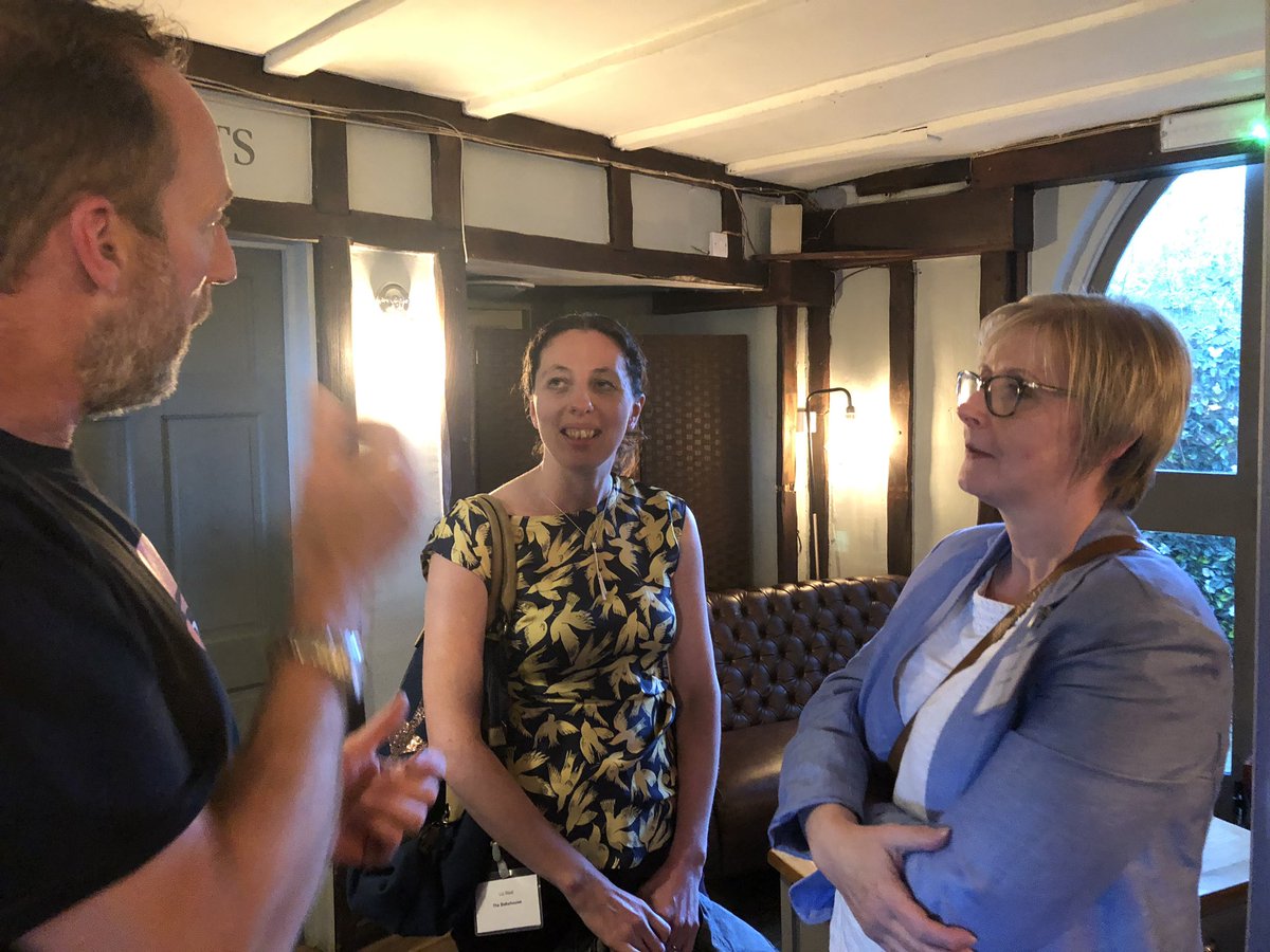 eat_tonbridge's tweet photo. Last Tues was the 2nd anniversary of the Food &amp; Drink Networking Club held @thesmallholdin1 w/ tasting tables from @CellarHeadBrew 🍺&amp; @DownsviewWines 🍾 Read all about it! https://t.co/dNO7MfNNJi https://t.co/zvBvU1bnWA