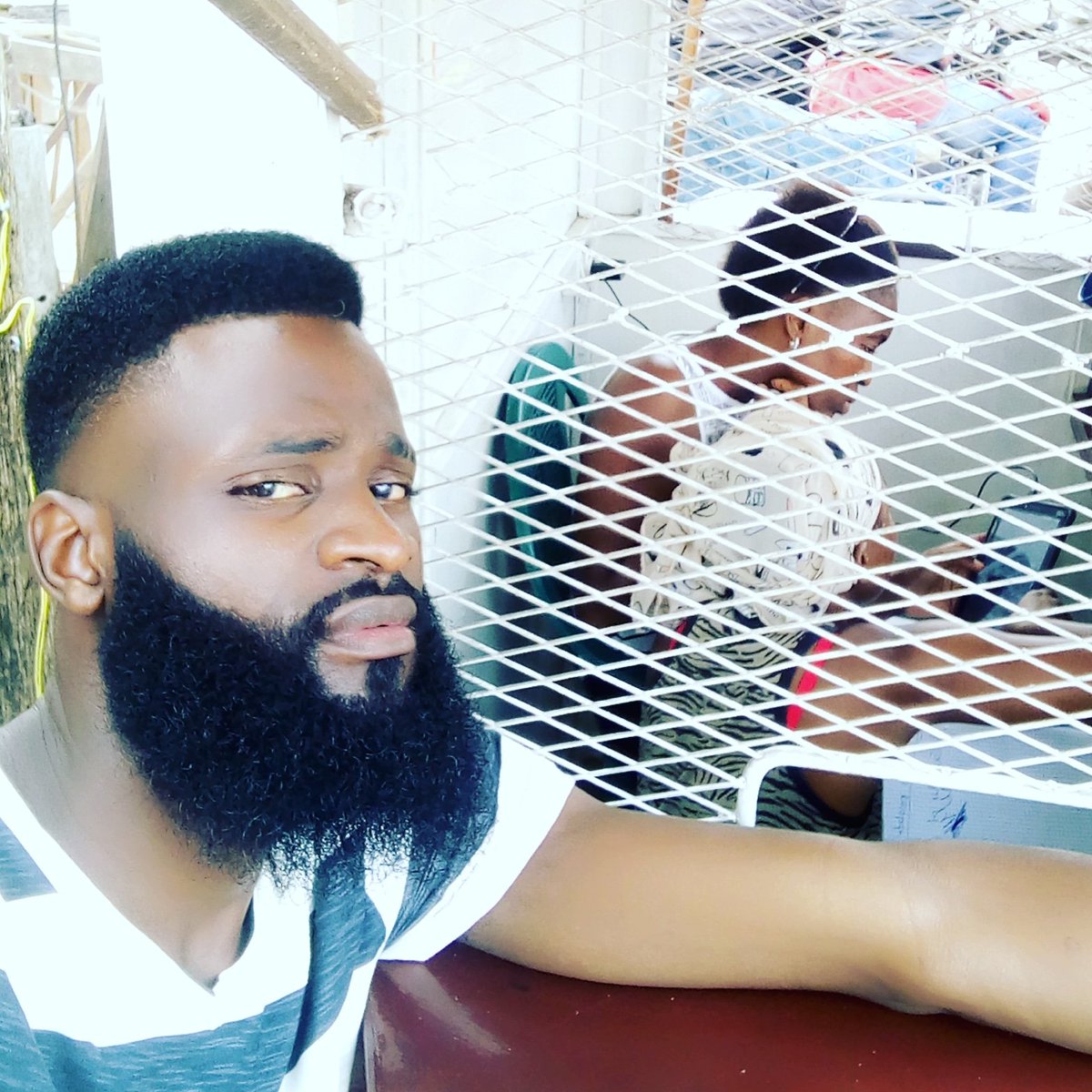 barbu_king's tweet photo. Je suis  barbu et très  fière  de l'être https://t.co/s8t4N96wFi