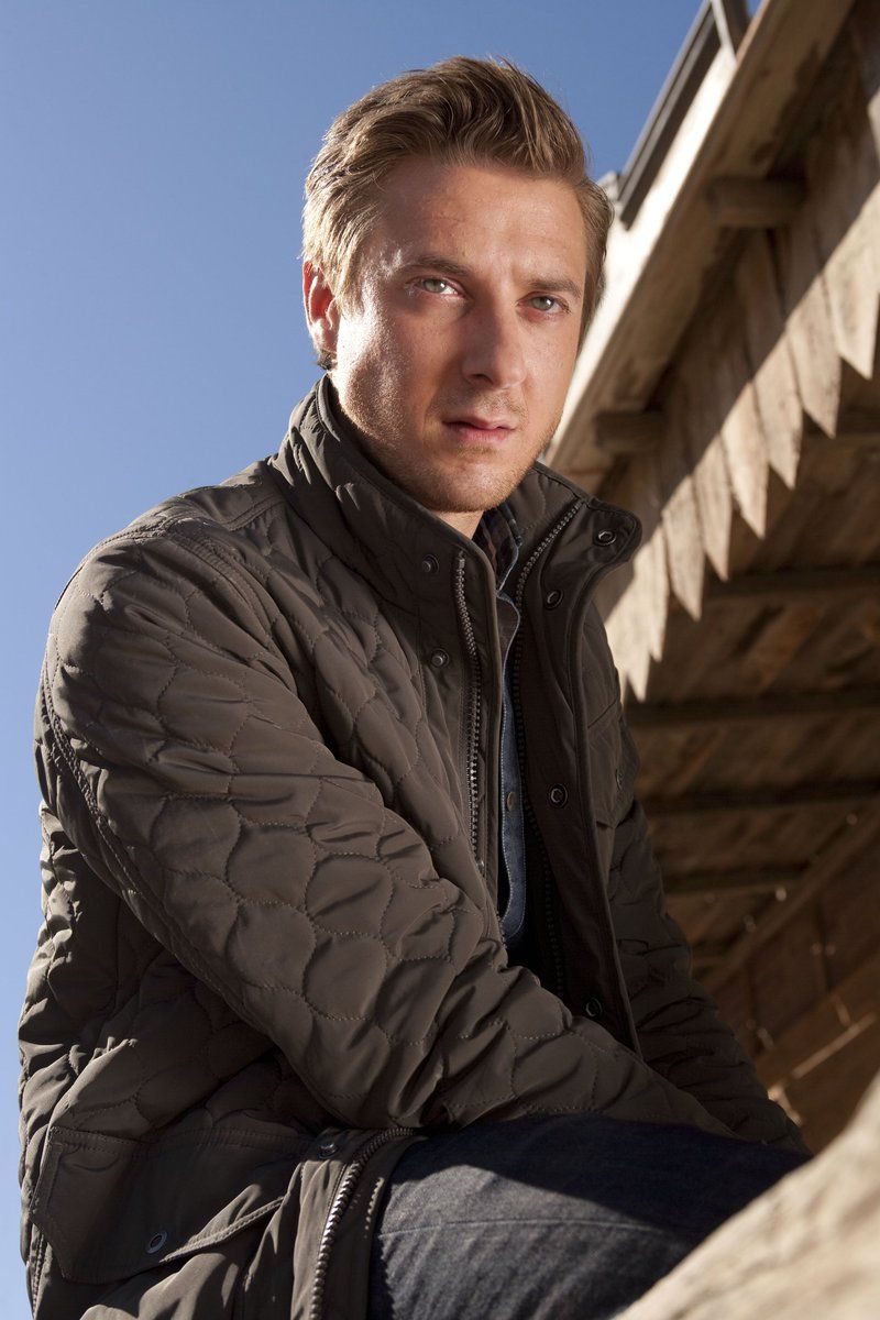 Happy birthday to Rory Williams himself! Sir Arthur Darvill! h/t 