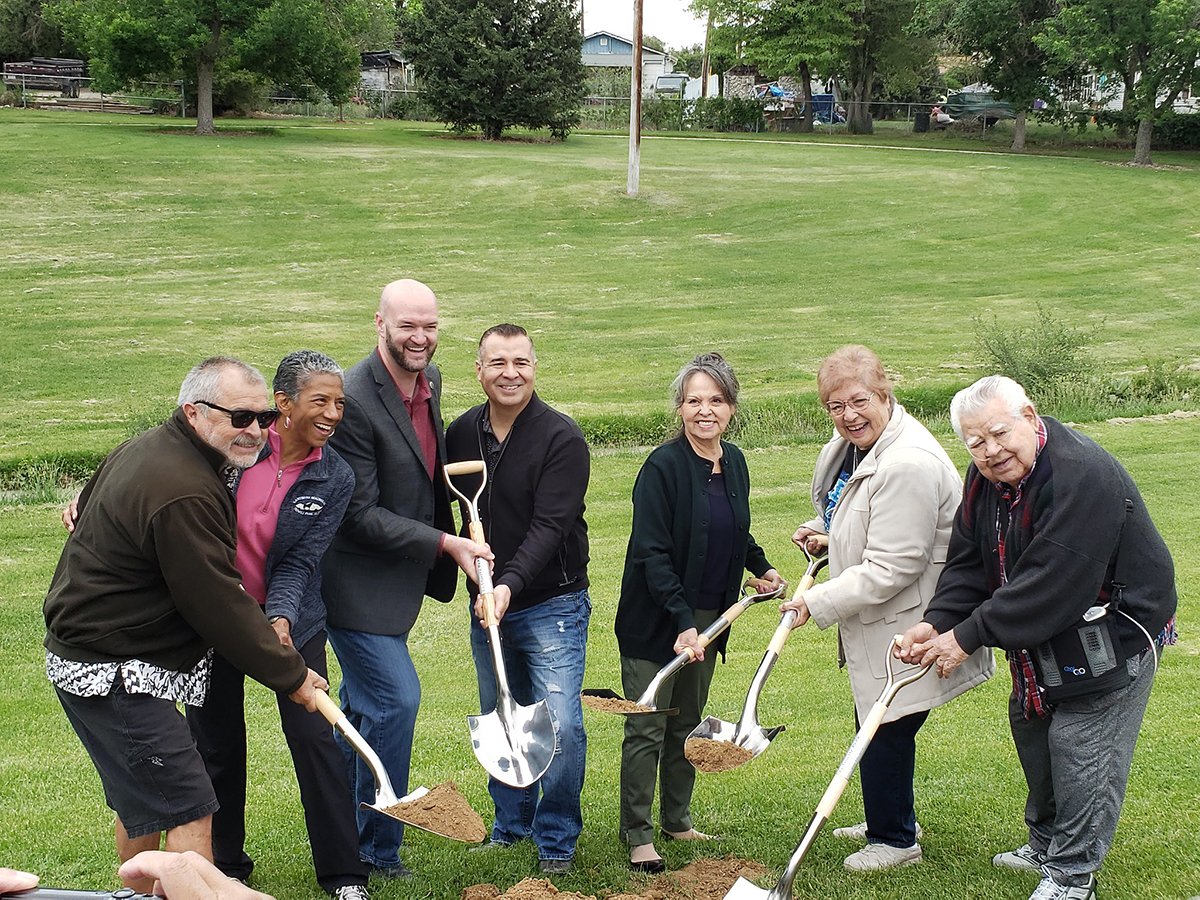 CityParksAll's tweet photo. Community members and @denverparksrec kick off renovations of La Lomita Park in Denver, CO. The park won the Toro Urban Park Innovation Award and is receiving $50K for educational signage. Learn more: https://t.co/k5rEzIt7hx @ToroGrounds #ToroGives #GreaterGreener https://t.co/AoibPYFM6j