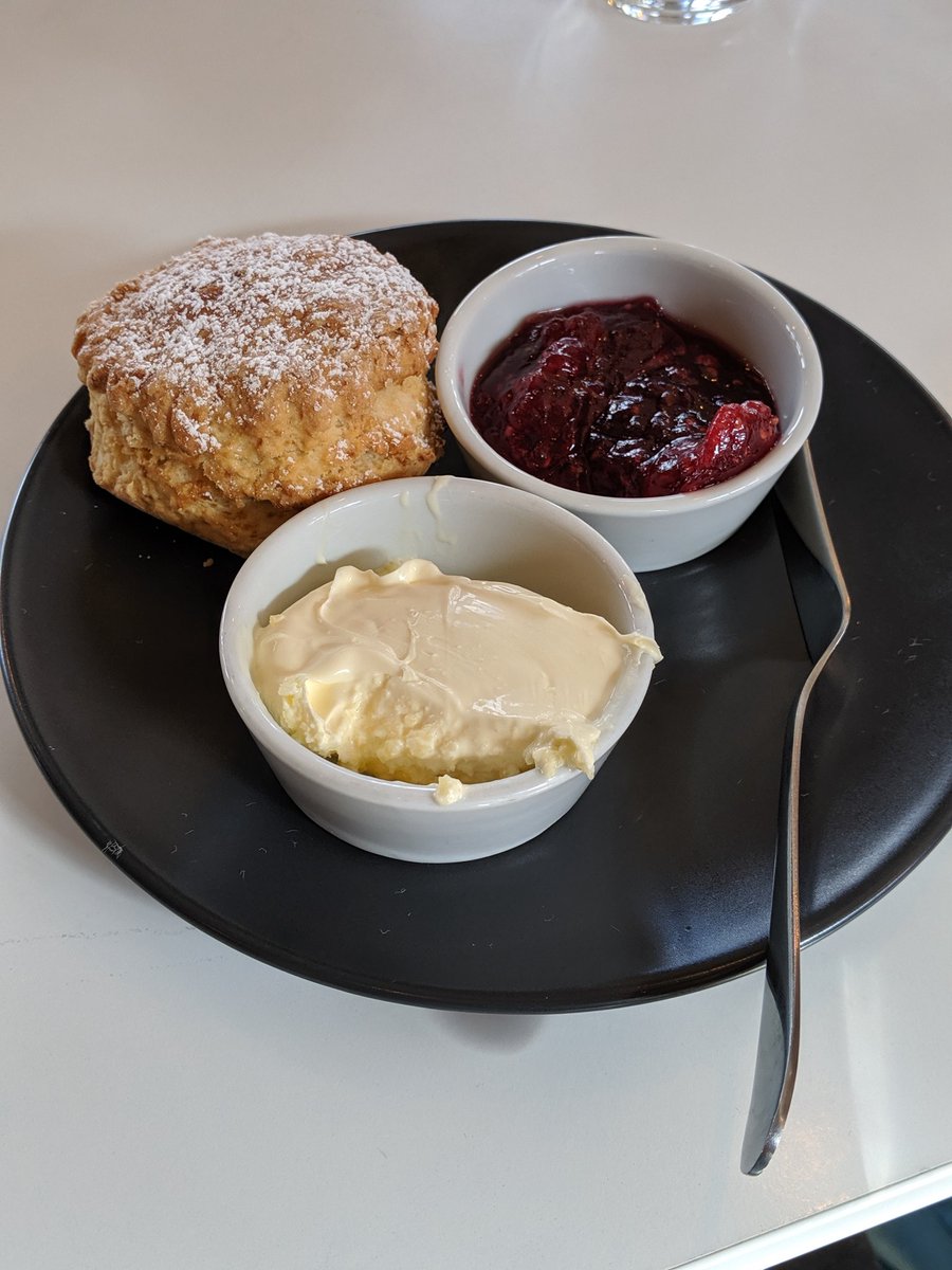 ali_shehla's tweet image. I caved 😩 but great company with @ShfWit at @birdhouseteaco for #TechTea