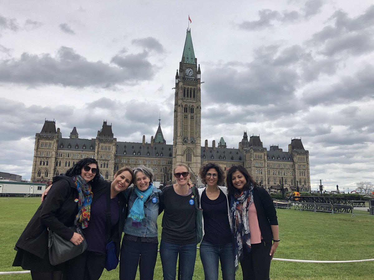 EleneBerube's tweet photo. Challenge accepted @Erla_Grace_ !
@UNHCRCanada’s Protection Team walked 4 km (= 30K+ steps) through dt Ottawa. Refugees often walk long distances in groups &amp; family units, incl. children &amp; the elderly!

I now challenge:
@MichaelCasasol4 @RSauveLemieux
@Ingleton
#StepWithRefugees https://t.co/nruibx1GUe