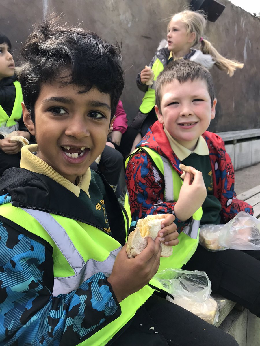 firsprimarysale's tweet photo. #Year2LS #Year2SJ We were all smiles until the seagulls tried to take our sandwiches! Unfortunately they had some success! #poorSufyan #trip #Blackpool #topic #animals https://t.co/BnooVbM4m9