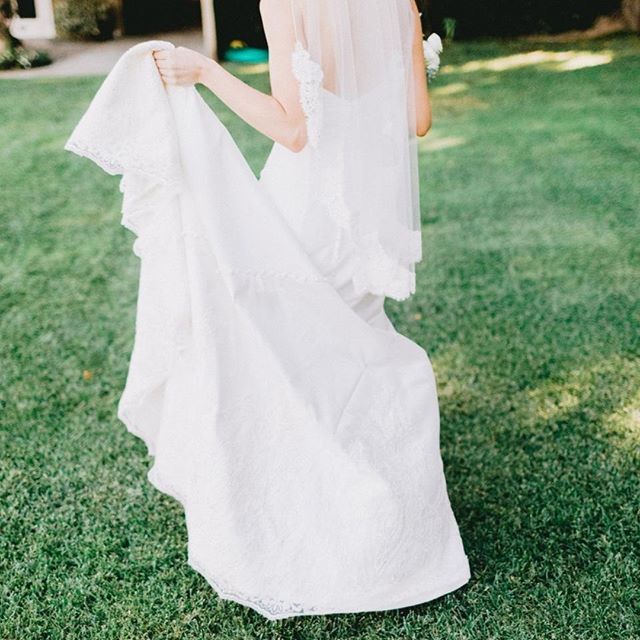 ApolloFoto's tweet image. Love the candid little moments⠀
•⠀
•⠀
•⠀
•⠀
•⠀
#candid #bride #weddingdress #weddingportrait #sanfranciscoweddingphotographer #outdoorwedding #bridalgown #theknot #smpweddings #candidweddingphotography⠀
⠀ bit.ly/2MQOSHq