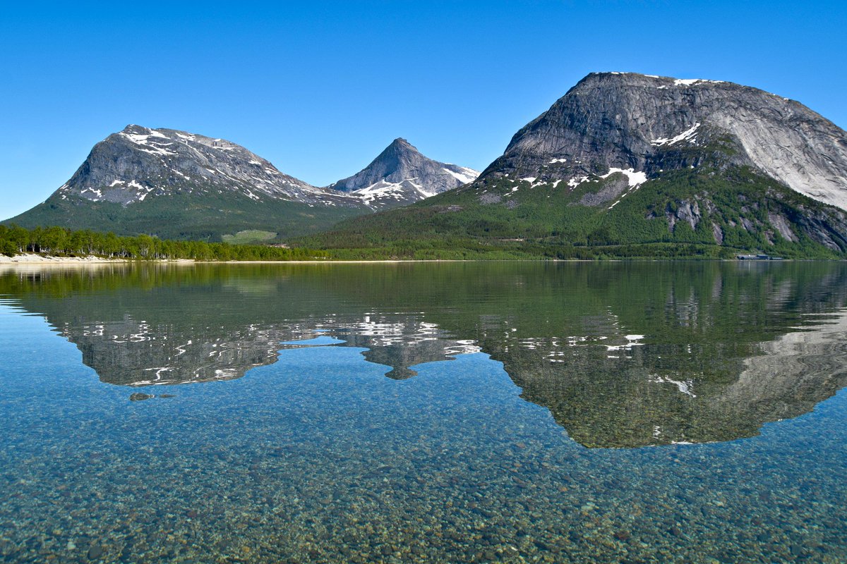 TursidenNO's tweet photo. Kayak trip around beautiful Kobbvatnet lake in Sørfold municipality in Northern Norway. More pictures and video at https://t.co/fTpgW7lGYi #sørfold #kobbvatnet #norway https://t.co/X6Y1sqJpwW