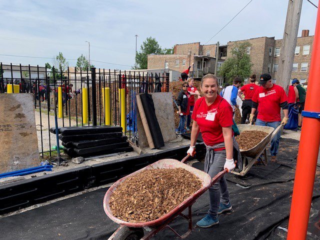 I'm not surprised! @WellsFargo's commitment to employee volunteer engagement has landed us on #Civic50 list of top 50 most community-minded companies bit.ly/2KkEKoh