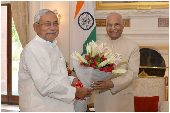 NitishKumar's tweet photo. भारत के आदरणीय राष्ट्रपति श्री राम नाथ कोविंद से राष्ट्रपति भवन में शिष्टाचार मुलाकात करते हुए|
@rashtrapatibhvn https://t.co/pyRgp2Ak2v
