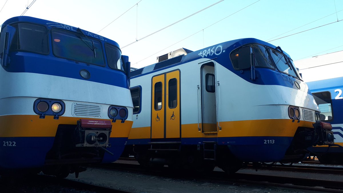 Marmeeuw's tweet photo. Ben de cabine maar even uitgevlucht
Wacht buiten wel totdat ik toestemming kan vragen
Veels te heet #Pstand https://t.co/S6CQxcYfmu
