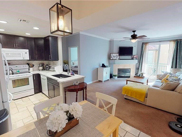va_housing's tweet image. Location, Location, Location!!! 2 bedroom 2 bathroom Condo just minutes to everything you need
#100vets100homes #OffBaseLiving #AsmaSoldIt #rentalsToo #RemaxLiberty
Follow Like and Share!
To view this home, visit the link below:
l.hms.pt/68/145/SW19135…
