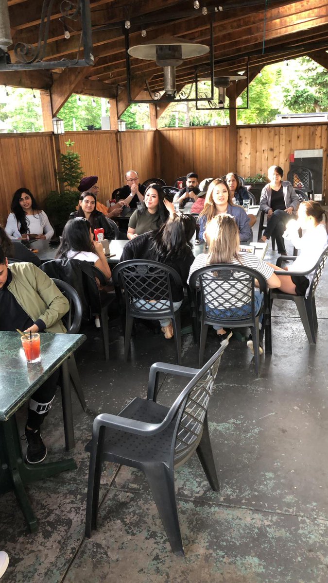 Great time with our team celebrating Employee Appreciation week! Well deserved appies and pizza after the hard work of unlocking clues to escape our rooms! #TD #WeMakeTD #timeescape <a href="/AndyCribb_TD/">Andy Cribb</a> @NicoleKubica_TD <a href="/ivanho326/">Ivan Ho</a> <a href="/SaranSelina/">smiley</a> <a href="/kayliu128/">Kay Liu</a>