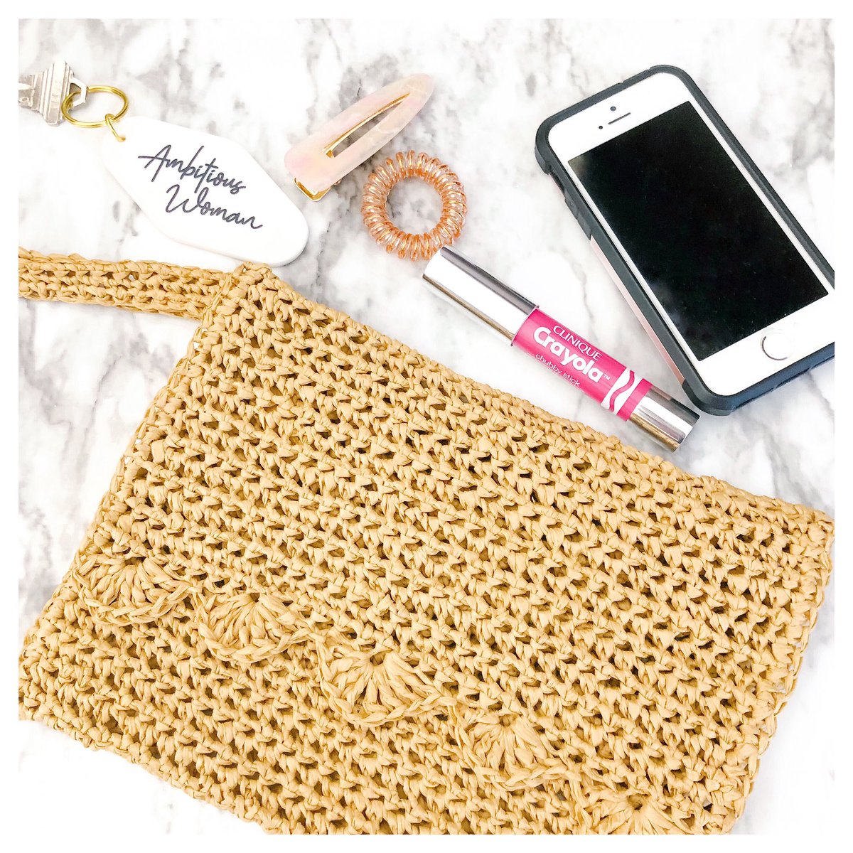 TuulaCollective's tweet photo. New wristlet coming soon! Perfect size for your cell, cash and lippie. #fashion #ottstyle #613style https://t.co/ejue3OsXeU