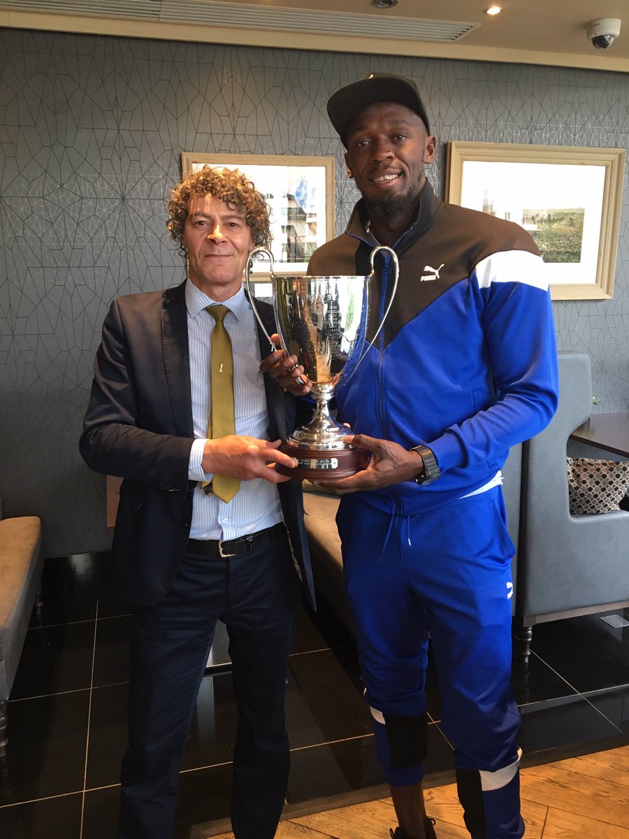 arthurwharton's tweet photo. @usainbolt Givethanks for embracing the legacy of #ArthurWharton - an honour to meet you and an important historic moment as your shared sporting lineage comes together 🇬🇭🇯🇲both World Champs and World Record holders #100 current embraces the first 1886 #icons. 🙌🏽🙌🏽👏🏽👍🏽 https://t.co/ZvuCr2S9QQ