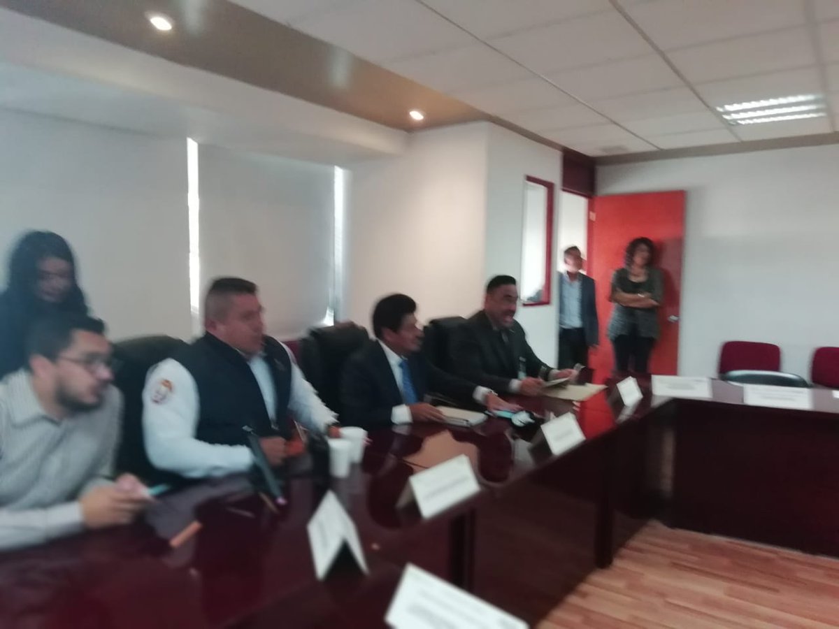 RedVecinalGAM's tweet photo. #JoséFranciscoVillagómezPulido
#redesvecinalesGAM
#DGSCYPCGAM
Se lleva a cabo la reunion de gabinete presidida por el Dr. @fchiguil Alcalde en @TuAlcaldiaGAM; Lic. José Francisco Villagómez, Director General de Seguridad Ciudadana; y personal de diferentes áreas de esta alcaldía. https://t.co/ZlUKmOpSXX