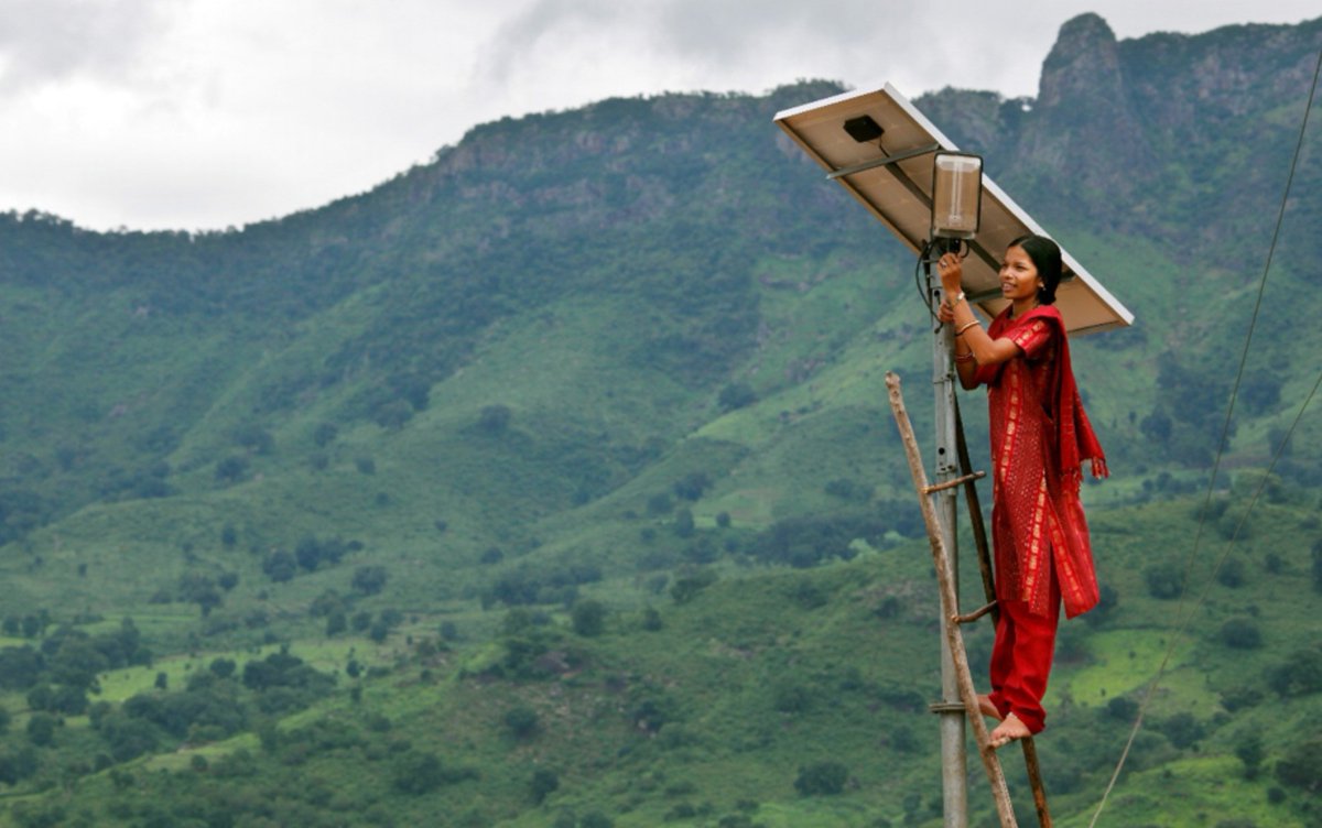 IFPRI's tweet photo. Almost one billion people, most living in rural areas of Africa and South Asia, lack access to electricity. How #electrification can increase consumption of healthy, nutrient-dense foods: https://t.co/gTvm4Namn3 #GFPR2019 https://t.co/6psdj5qTO2