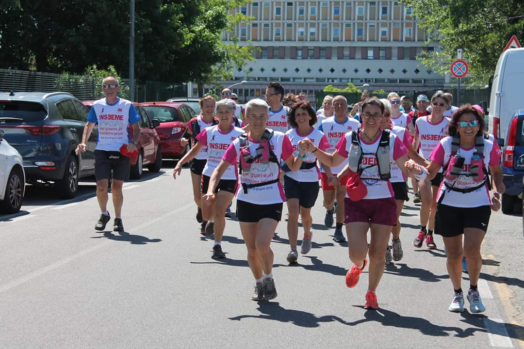ComitatoVerga's tweet photo. Per il 2° anno #NoiCorriamoInRosaPer per sostenere il progetto di #ricerca del PASSAPORTO GENETICO🔬
Le nostre donne in rosa hanno terminato la loro corsa 🎉👏👏👏 ma la loro raccolta fondi sulla @Retedeldono va avanti💪 

AIUTACI ANCHE TU❤
https://t.co/PqAUSpSVD5 https://t.co/T1K4hezFXm