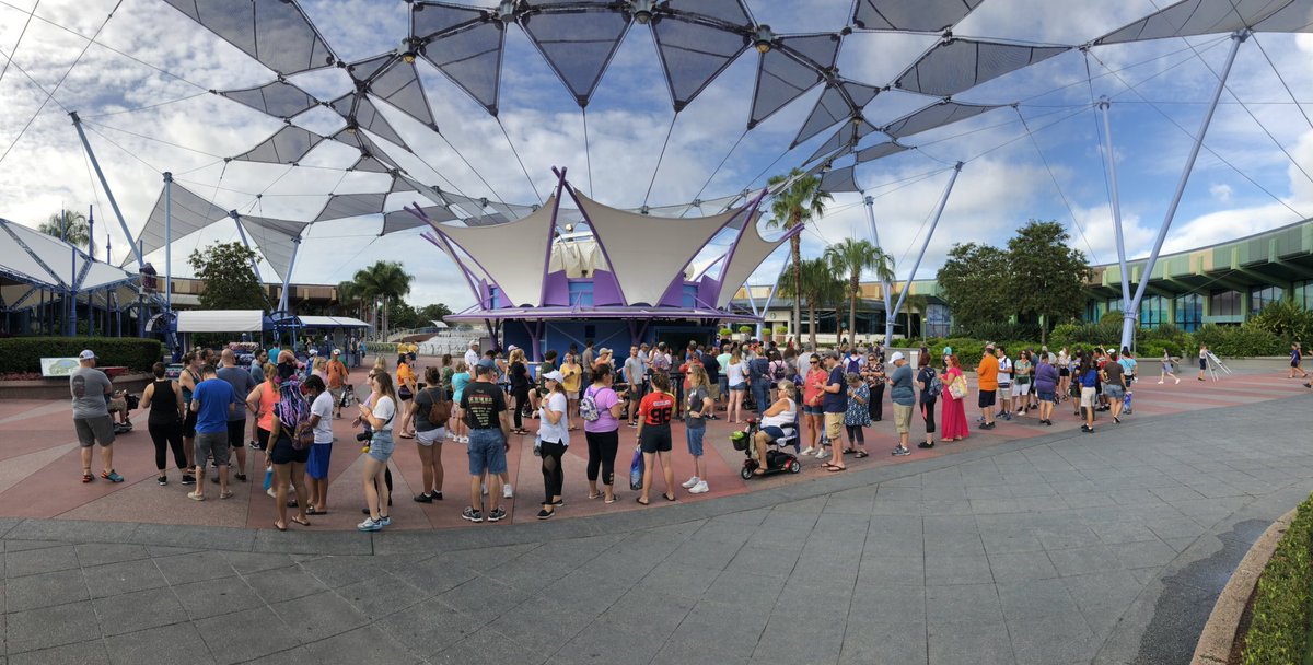 BlogMickey.com tweet media