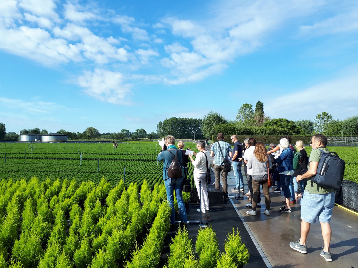 VLAM_be's tweet photo. Een jaarlijks hoogtepunt: de sierteeltpersreis. Met 13 internationale vakjournalisten uit 8 landen op bezoek bij 8 Vlaamse topbedrijven, gespreid over twee dagen. https://t.co/undaEOjM5I