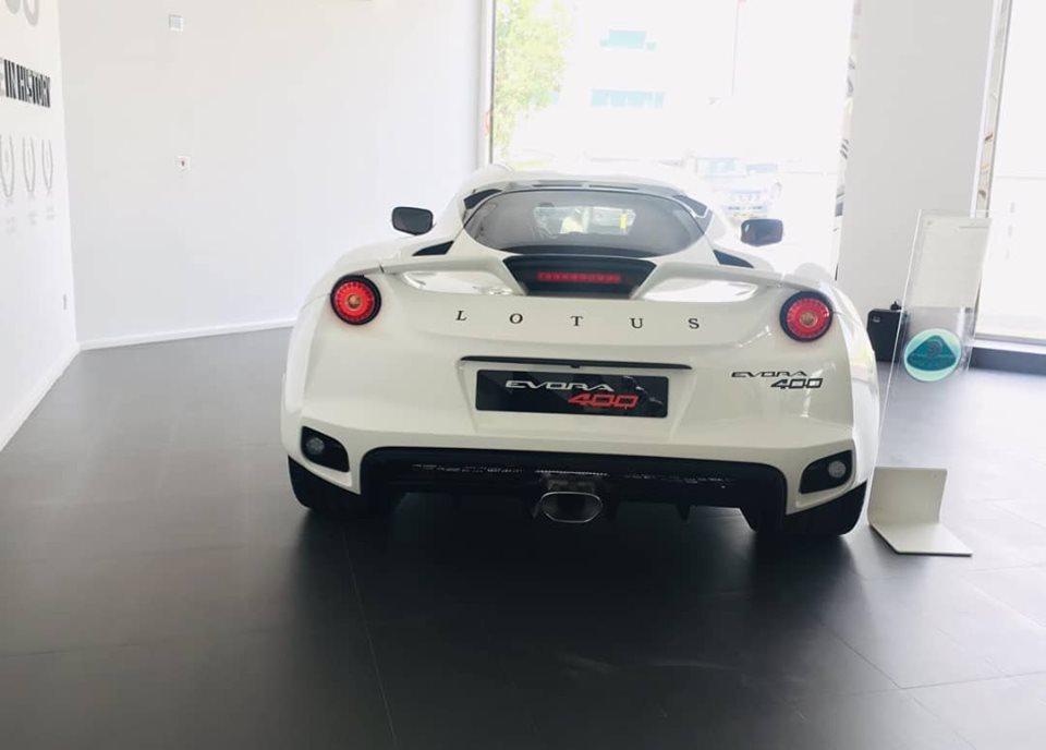 lotuscars_qatar's tweet image. Metallic White Evora 400
#Evora #LightisRight #handmade #lotuscars #lotuscarsqatar #universalmotors #doha