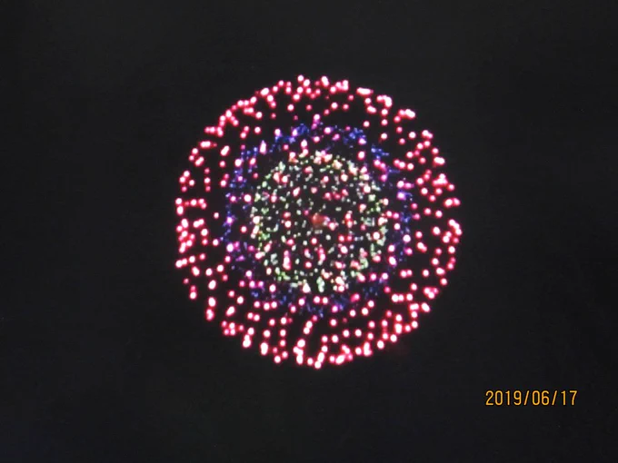 先日の弘前市の花火大会。の、動画を再生してモニタの画面を写して行った気になりましたw 