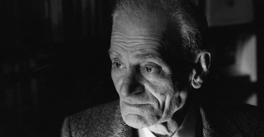 RaiLetteratura's tweet photo. Nel video Franco #Marcoaldi legge #Litania, una celebre poesia di Giorgio #Caproni dedicata alla città di Genova → https://t.co/DbumlC0bVX https://t.co/7dAUxjuvDx