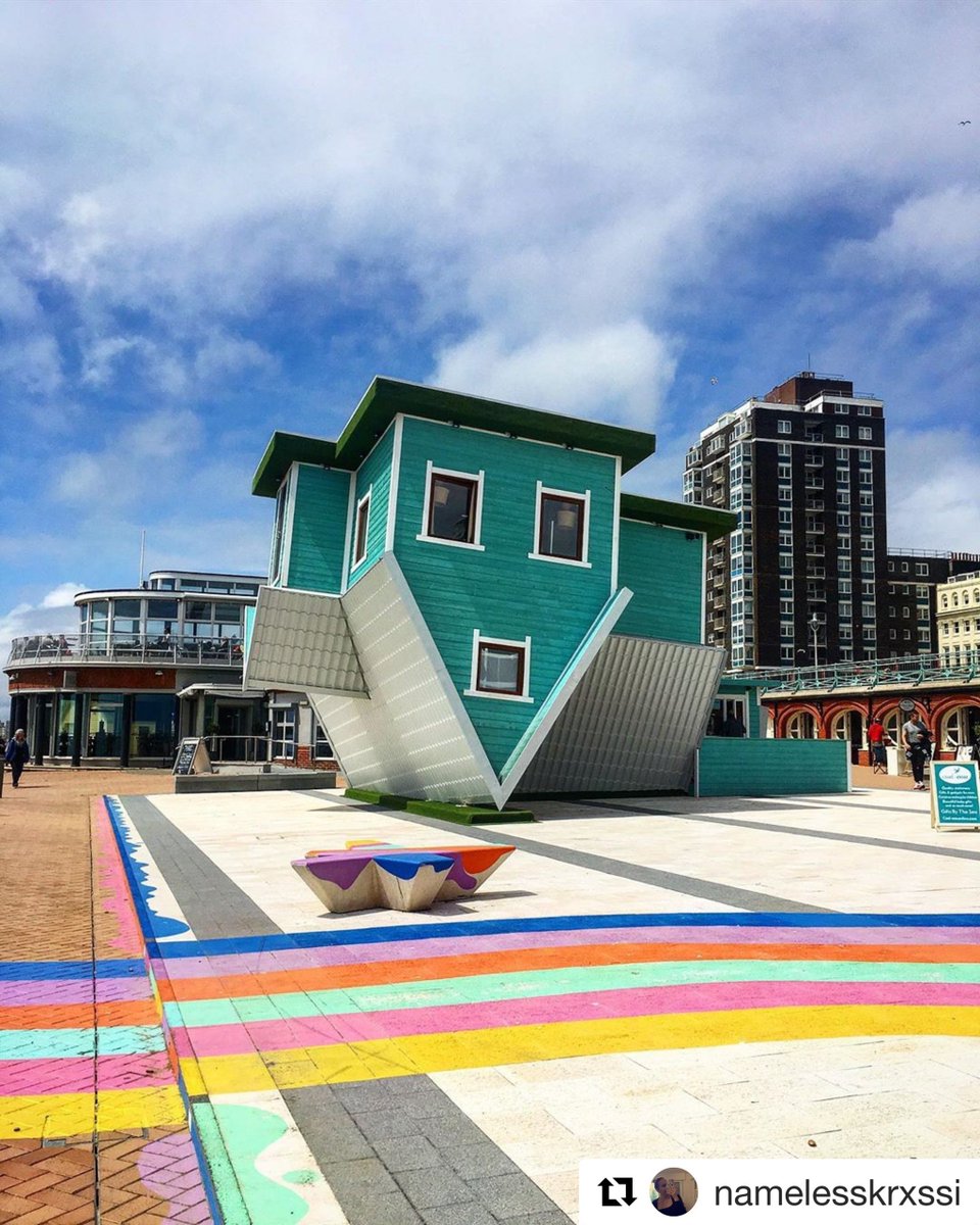 UK_Internship's tweet photo. 🎼🎼 "I want to turn the whole thing upside down...
I'll find the things they say just can't be found"

Brighton sea front got a new addition: the upside down house!  Have you been yet?
#brighton #brightonlife #thatssobrighton

📸 @namelesskrxssi https://t.co/3VzUrSgOHX
