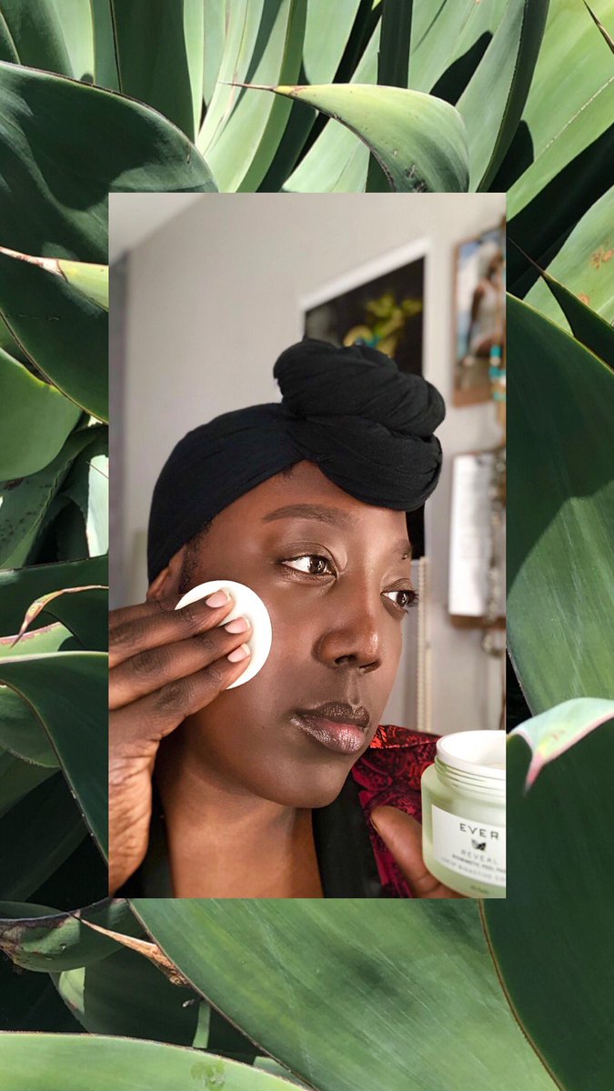 CurvyGirlsLife's tweet photo. In love with the @EVERskincare REVEAL Peel Pads!  #skincareroutine #SkinCare #ThisCurvyGirlsLife #lbloggers https://t.co/o62WQ9DtjU