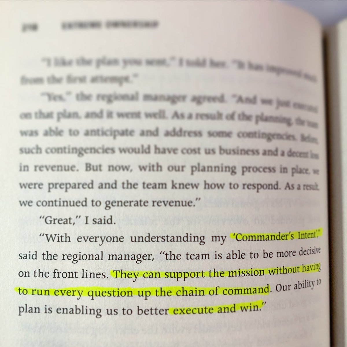 XtremeOwnership's tweet image. Explain the Mission clearly and WHY the Mission is so important.  

Extreme Ownership: How Navy SEALS Lead and Win by @jockowillink and @LeifBabin , Page 218.

#FirstEdish #BackToTheBook #CommandersIntent #Mission1stMindset #LeadAndWin