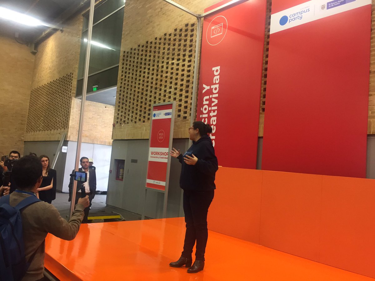 HenkoComms's tweet photo. #CPCO2019 Campus Party Innovación y Creatividad en este escenario viviremos todo en industrias creativas https://t.co/VwFMdhx4Up