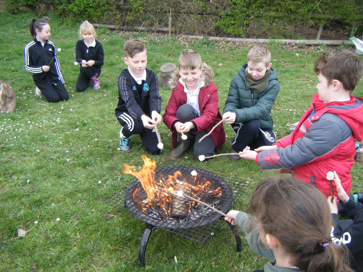 SchoolsSpa's tweet photo. Outdoor adventures and campfire cooking-toasted marshmallows #stakesbyprimaryacademy #forestschools https://t.co/l3qN72JO07