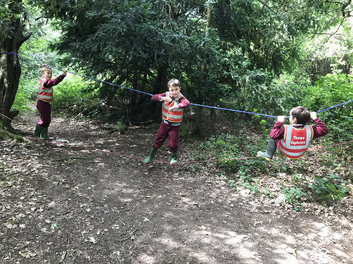 thorpehousesch's tweet photo. #ThorpeExplorers Yr2 - spin a web or chillax? #TailoredForBoys #ThorpePrePrep https://t.co/LXCmGvKmyL
