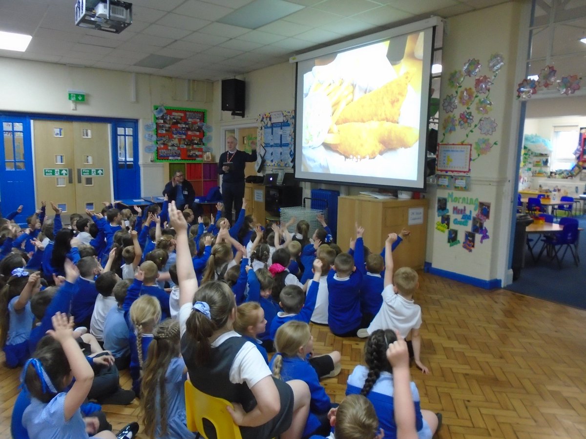 MPPS_Wirral's tweet image. We really enjoyed participating in Reverent Carpenter's assembly, he taught us about different food from around the world. #multiculturalweek