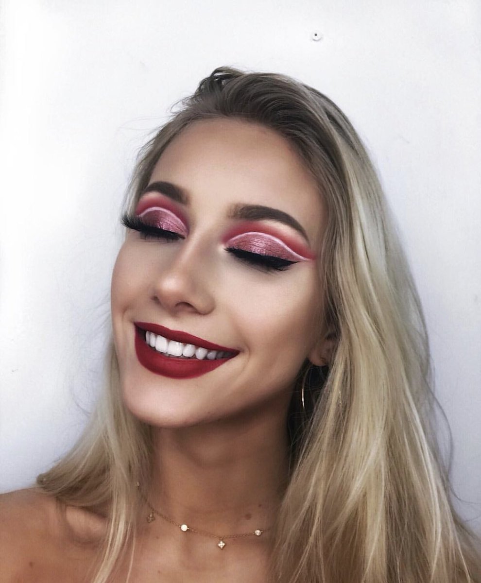 makeupbyabbyk's tweet photo. @JeffreeStar @JeffreeStar I’m a 17 year old aspiring MUA! I have always been a huge fan of you and your brand and I would cry if I was added to your PR list😭❤️ #JeffreeeStarPRList #jeffreestarPR #jeffreestar #jeffreestarPRlist https://t.co/Xlel5dNNlK