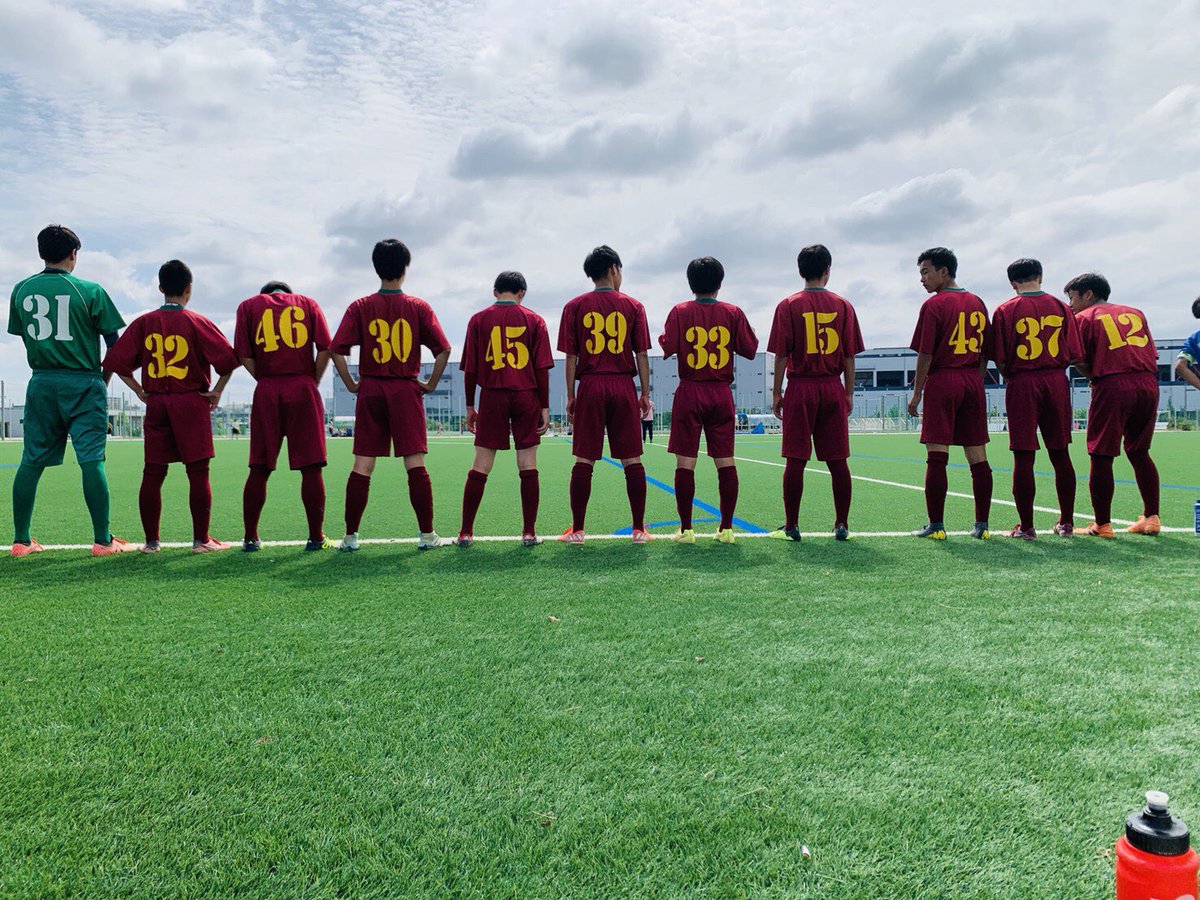 香里丘高校サッカー部 練習試合 Vs 天王寺高校 岸和田高校 学年ごとの試合でどの学年も一生懸命頑張れていました U 18の後期と1年生リーグが来週またあるので 各学年目標高く練習に励みましょう 今日は朝からお疲れ様でした