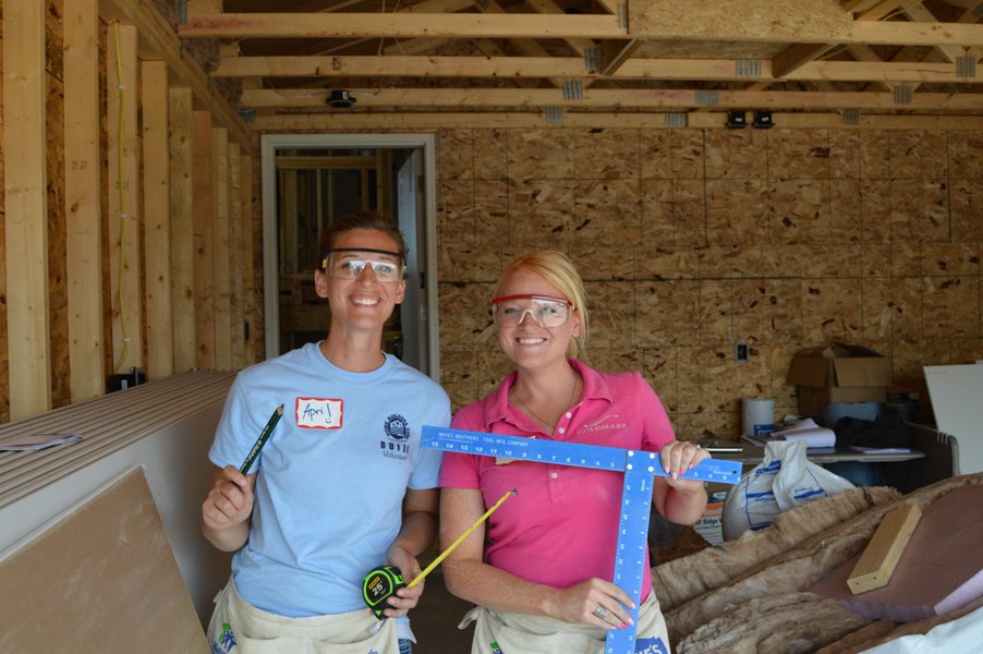 GoldmarkApts's tweet photo. In honor of the Lake Agassiz Habitat for Humanity​ Blitz Build, we're throwing it back to 2014, our first organized year of volunteering!

#CreatingaBetterLiving #LifeAtGoldmark https://t.co/ak9amVcgXQ