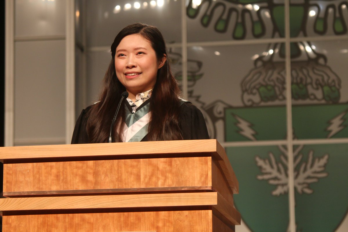 AlgonquinColleg's tweet photo. "So no matter where you are right now in your life's journey, I want to once again applaud you for your incredible achievement, and wish you all the best in the world for your next steps ahead." - Sarah Liu, giving this morning's valedictorian address. #Algonquin2019 https://t.co/BPtzZHZz4o