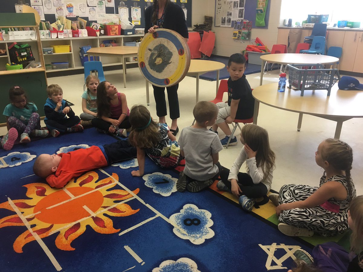 leduc_mrs's tweet photo. Learning about drums with Mrs.Nightingale this morning! @TayShoresPS #leducluffkindies @ChantalLuff https://t.co/7nKrLjDetK