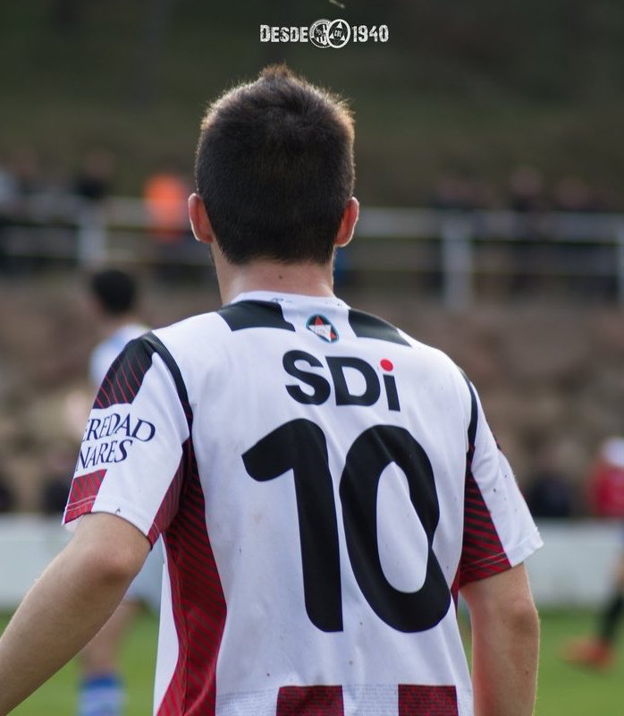 No fue el final deseado, pero orgulloso de este gran equipo, lo hemos dado todo por conseguir el objetivo. Insistiremos!
Dar las gracias a toda la familia de la <a href="/SDLogrones/">SD Logroñés</a> por todo lo vivido este año, el ambiente de ayer en el campo fue espectacular, la afición de 10.
Gracias!!