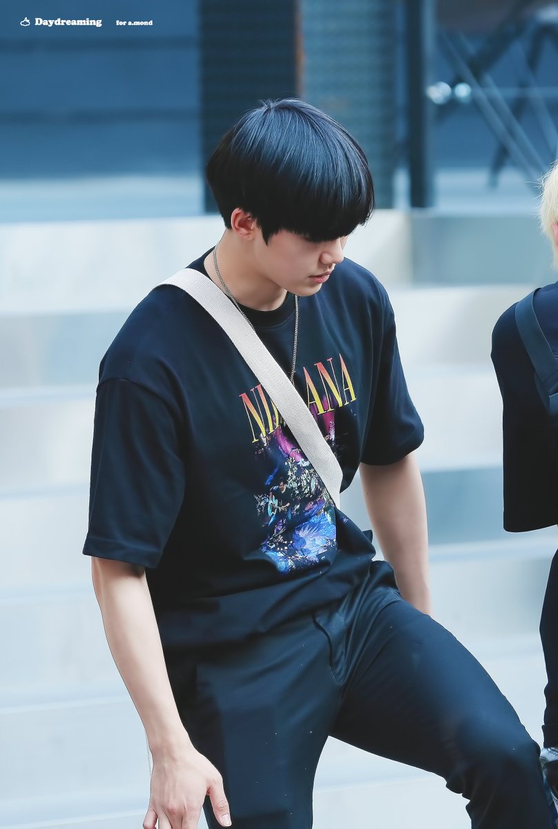 990326_S2's tweet photo. 190602 가먼츠 팝업스토어 

#방재민 #에이몬드 #amond  #키프클랜 #KIFFCLAN https://t.co/DwzncxpCUa