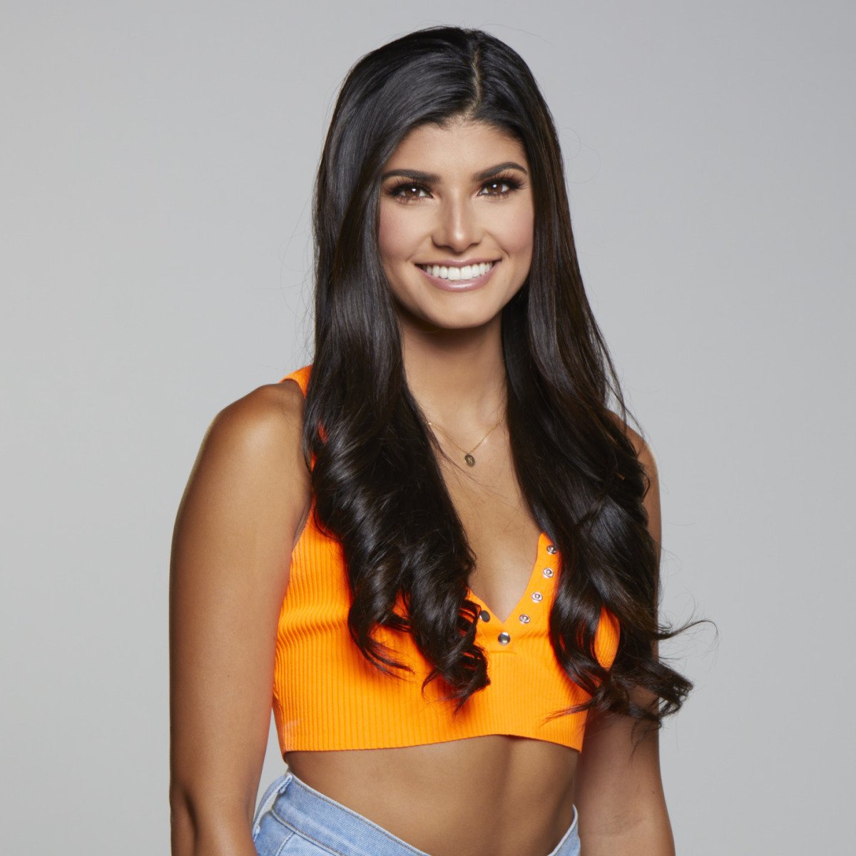 BB_Updates's tweet photo. Meet #BB21 Houseguest Analyse Talavera
Age: 22
Hometown: Northridge, California
Current city: Simi Valley, California
Occupation: College Soccer Star
Favorite Houseguests: Dick Donato, Dani Donato, Tyler Crispen https://t.co/vg80E6wT9z
