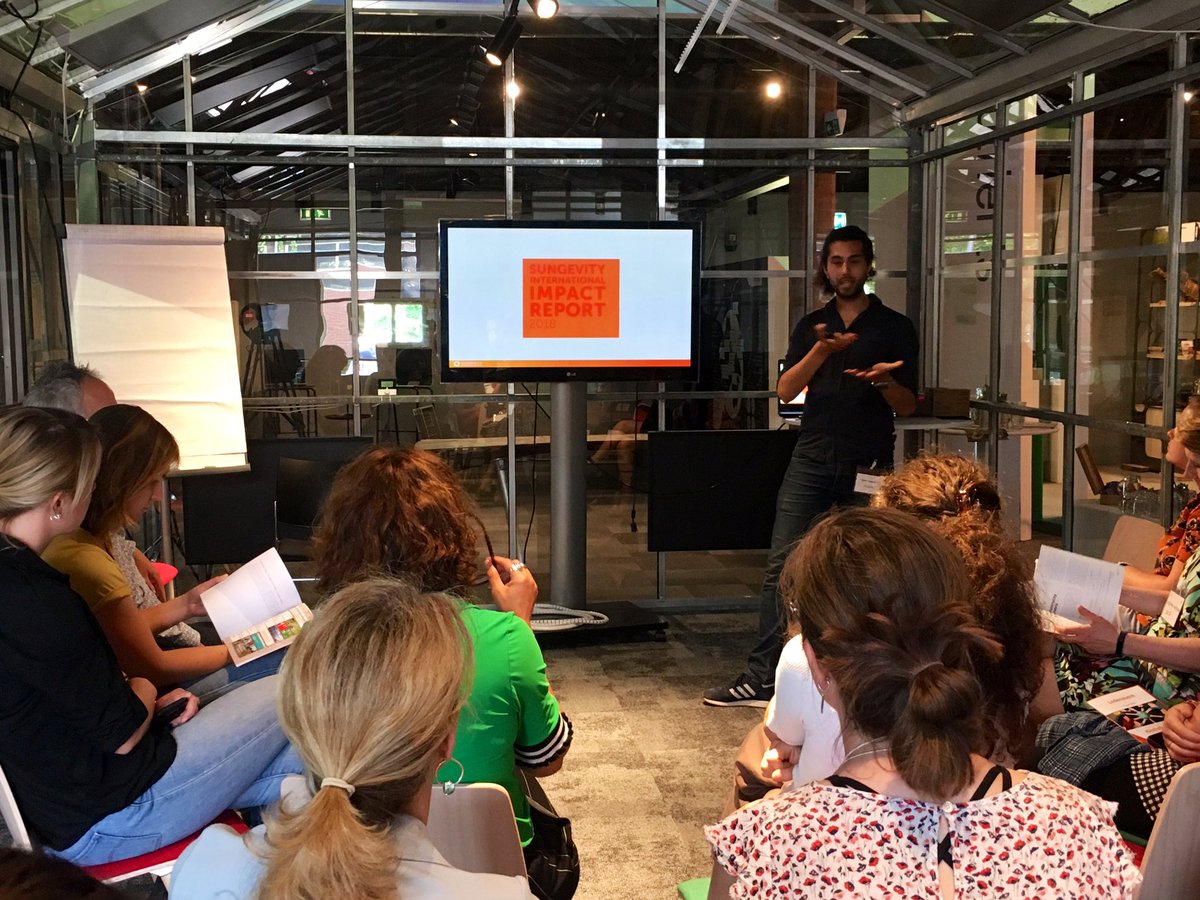 ClaravanHaaften's tweet photo. Gave sessie van @SungevityNL @djiansadadou over het onlangs gelanceerde impact report #lessonslearned #brilliantfealures #impactfirts #stayontrack #impactstandards #solarpower #socentevent https://t.co/sCB9N0KCW3