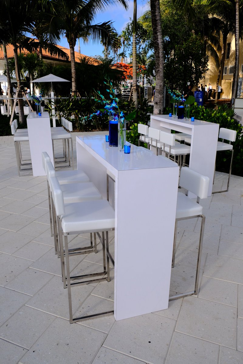 SoCoolEvents's tweet photo. Under the Sea! Under the Sea! Darling, it’s better, Take it from me! So Cool Events &amp; 360 destinations went Under the Sea  with rich blues, light up furniture, custom graphics, water walls &amp; props🧜‍♀️🌊 https://t.co/wGuDDtopIj