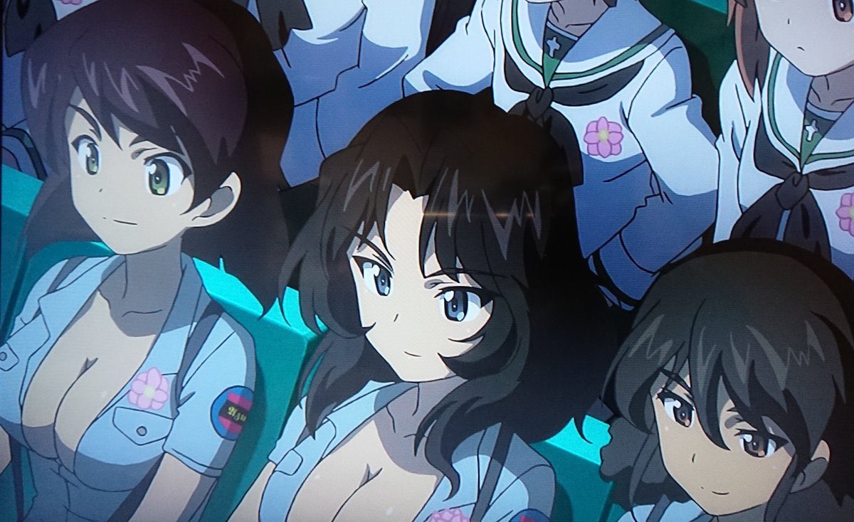 ガルパン最終章第2話に出て来る青師団高校の制服のモチーフは