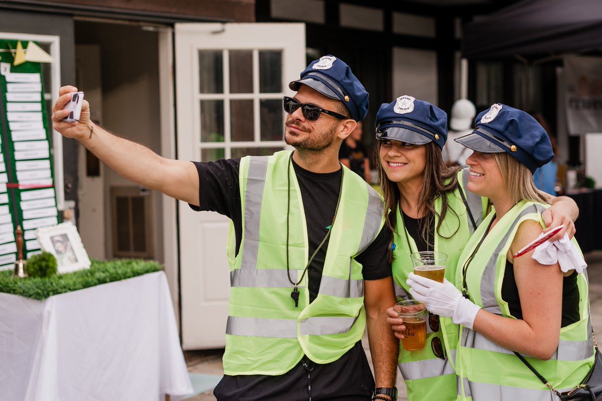 lawnsummerLDN's tweet photo. Sip, bowl, selfie &amp; repeat! Thanks @steamwhistlebrewing for keeping our bowlers hydrated all night long 🍻 🎳 🤳#SponsorshipSpotlight https://t.co/ttlOW8N0vX