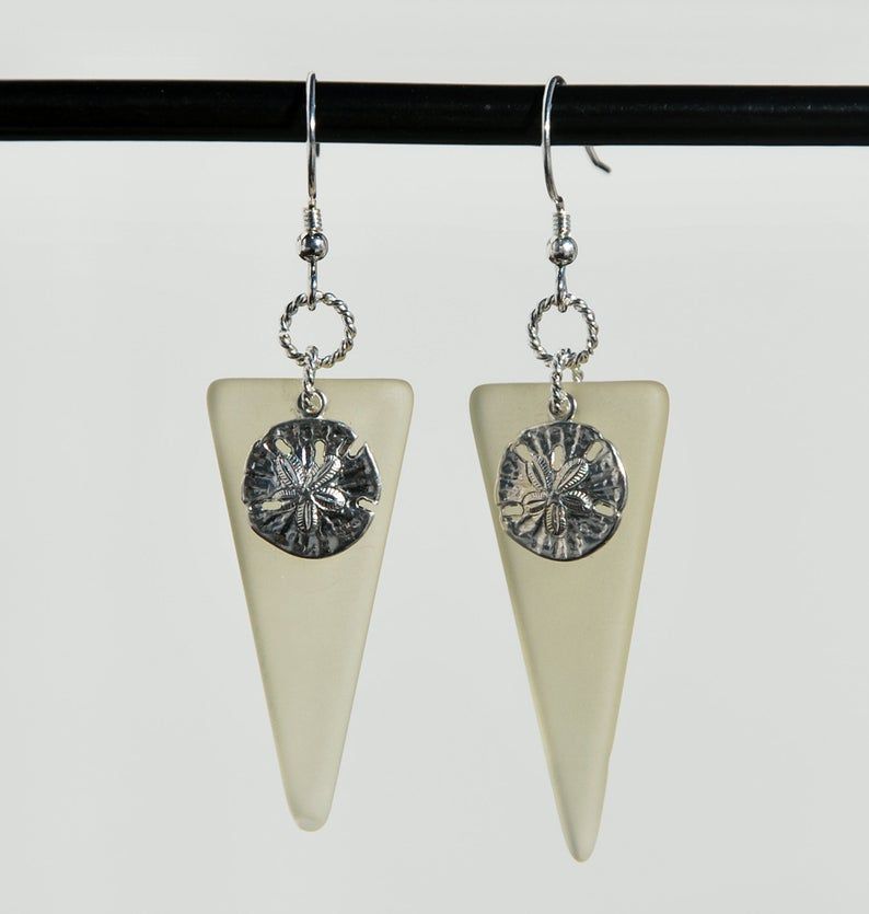 KarmaKittyJewel's tweet photo. #Sanddollar #Recycled #seaglass #beach #etsyhandmade #etsymntt #etsysocial #alexpals #beachjewelry https://t.co/6sxlUd5tW5 #freeshipping #beachjewelry #recycledglass #upcycled #bohochic https://t.co/kBizIl2aab