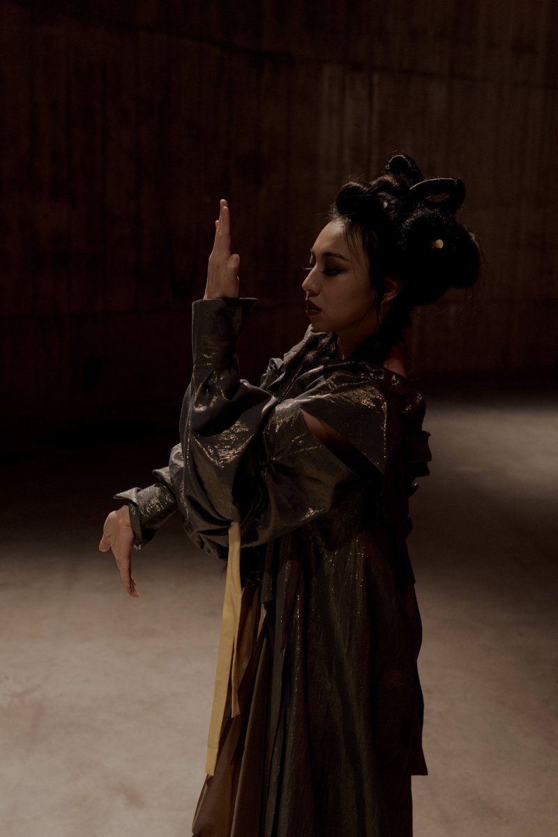 fifirong's tweet image. Creativity is a muscle,
Confidence is a muscle
Discipline is a muscle.
Exercise your discipline muscle, and then discipline yourself to exercise your creativity and confidence.

Photo by @stefanoboski