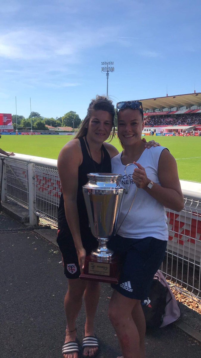EuskadiSevens's tweet photo. Elles sont championnes de France à 7 Elite !!
Félicitations aux Toulousaines, et à 2 joueuses de notre équipe 2018... et 2019 @GaelleHermet et @LeaMurie ! 🏆👌🏼 https://t.co/ylkn261l8E